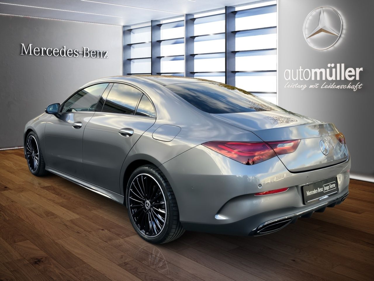 Fahrzeugabbildung Mercedes-Benz CLA 200 d Coupé AMG+AHK+NIGHT+DISTR+MULTIB+KEYL+