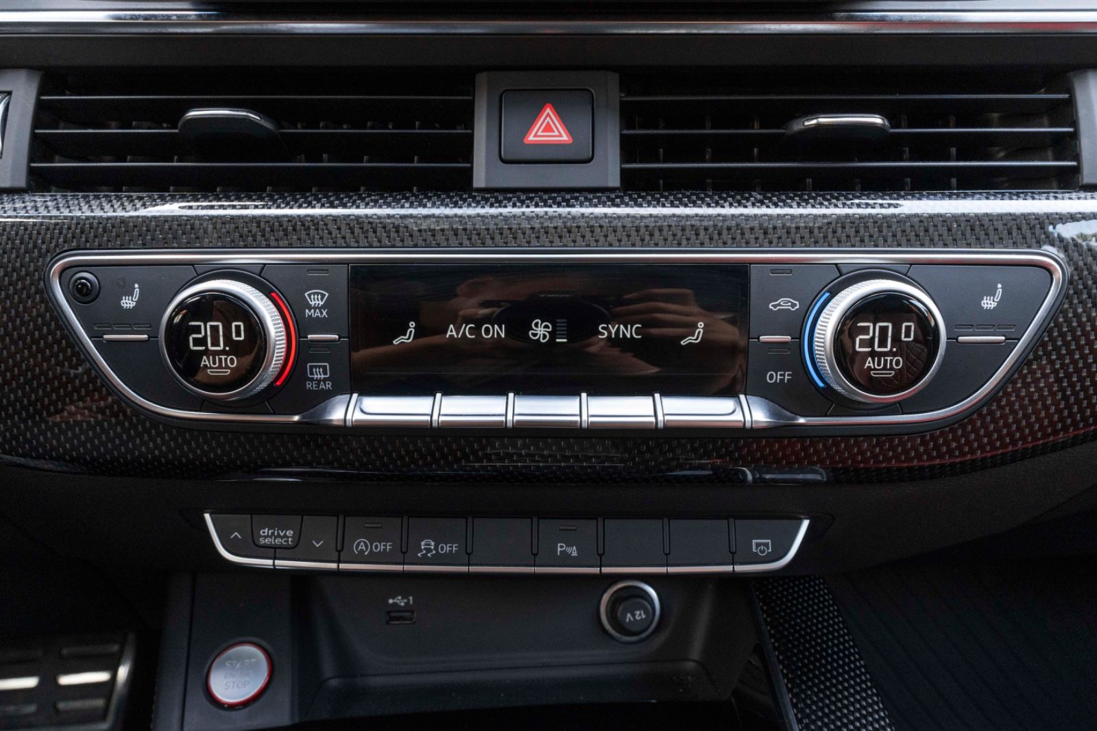 Fahrzeugabbildung Audi S4 3.0T QUATTRO B&O LED 360° MASSAGE CARPLAY
