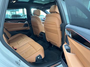 Fahrzeugabbildung BMW 630d xD GT Luxury Line ACC Kamera HUD Panorama