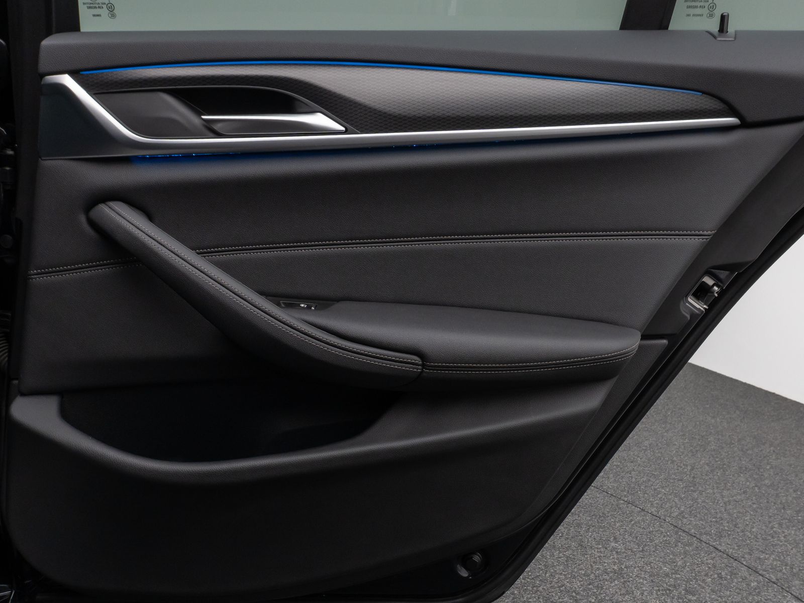 Fahrzeugabbildung BMW 530e xD M Sport Kamera HUD DAB HiFi ACC Komfort