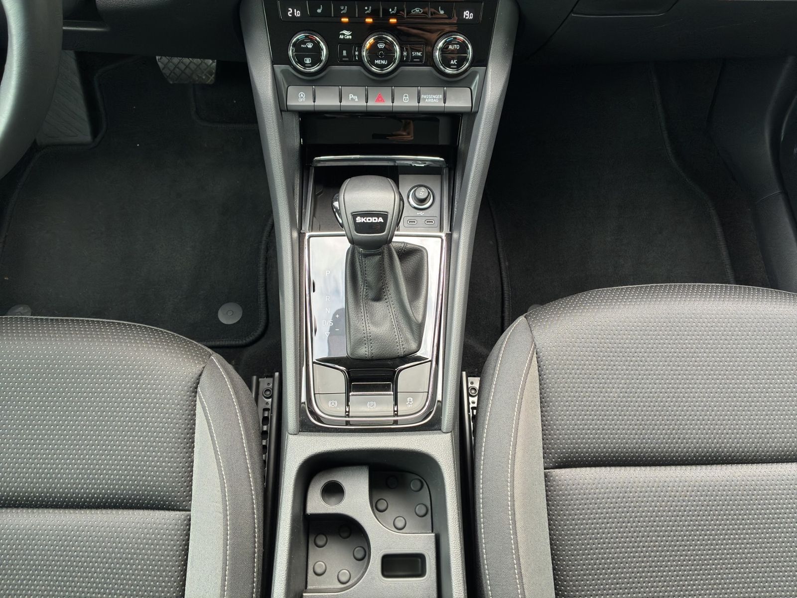 Karoq 1.5 TSI Ambition *STDHZG*LED*NAVI*KESSY*