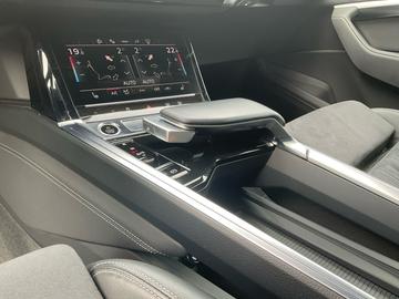 صورة مصغرة 20 لـ 2023 AUDI Q8 E-TRON
