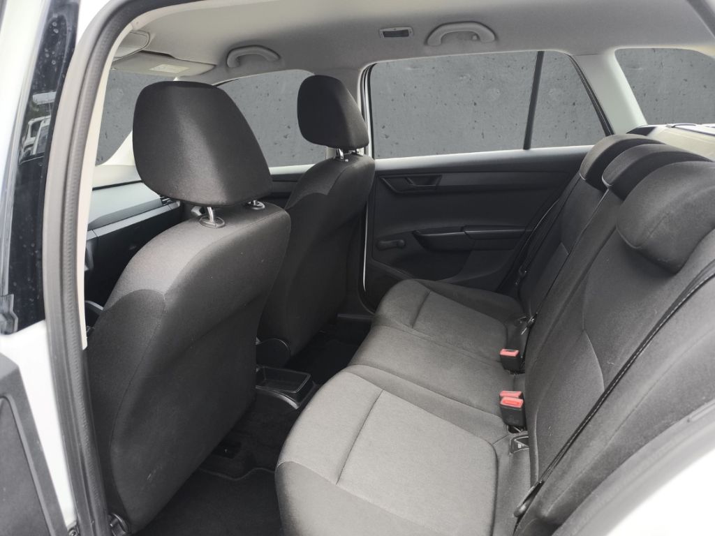 Fahrzeugabbildung SKODA Fabia Combi 1.0 MPI Cool Plus DABSoundpaket Klim