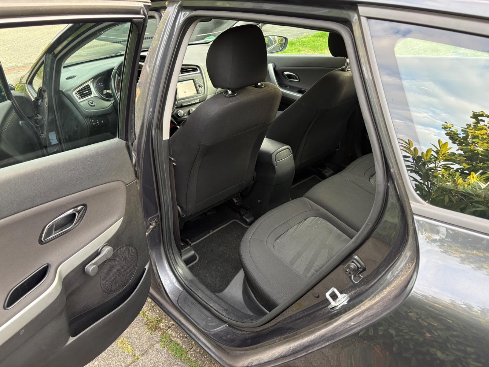 Kia cee'd Sportswagon 1.6 GDI Vision Sportswagon...