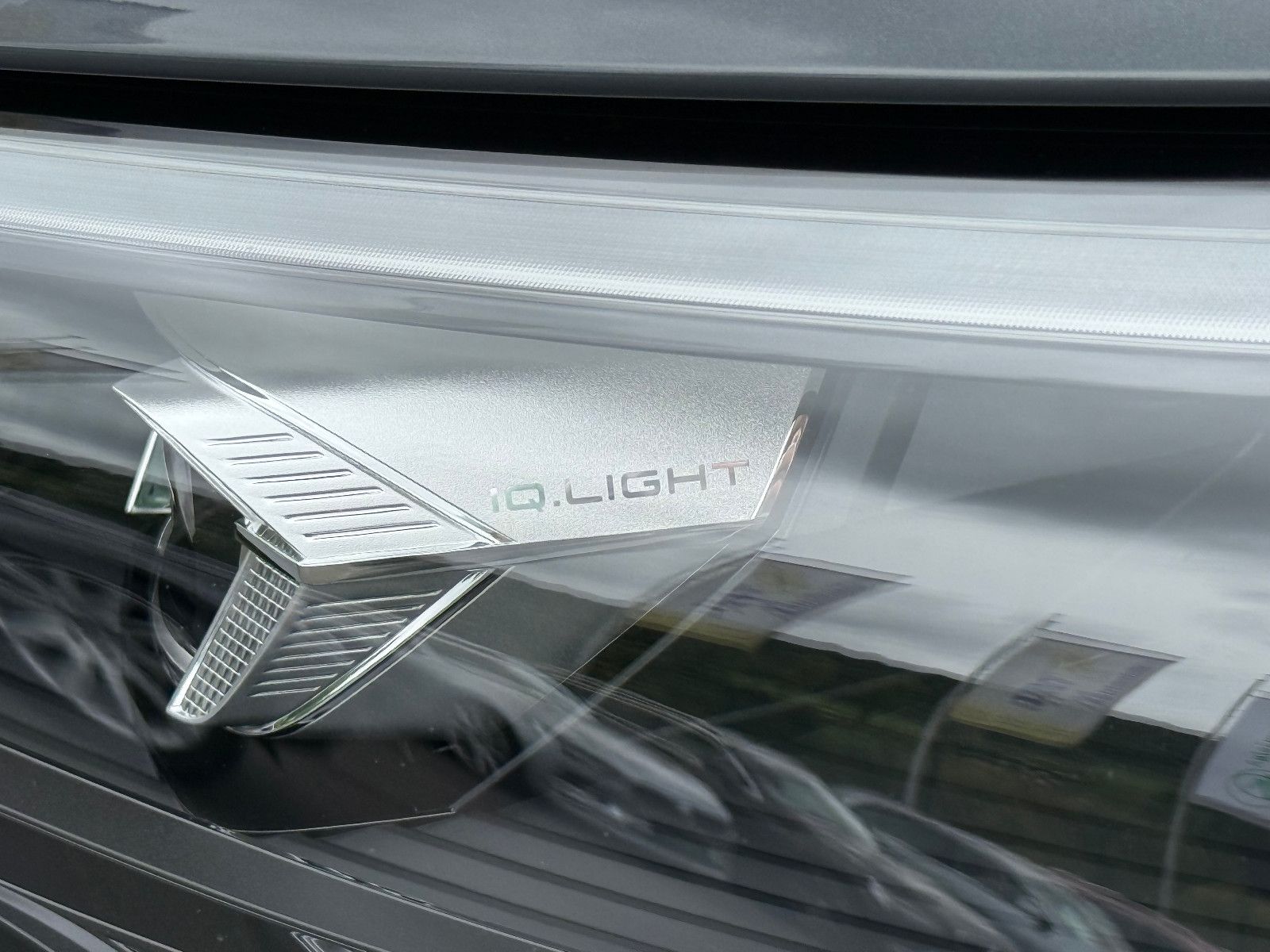 Fahrzeugabbildung Volkswagen Tiguan Elegance AHK ACC HUD LED-Matrix Massage