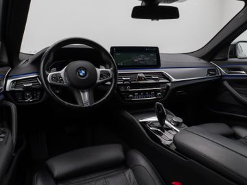 Fahrzeugabbildung BMW 530d Tour Luxury HUD ACC H/K AHK Komfortsitz 20"