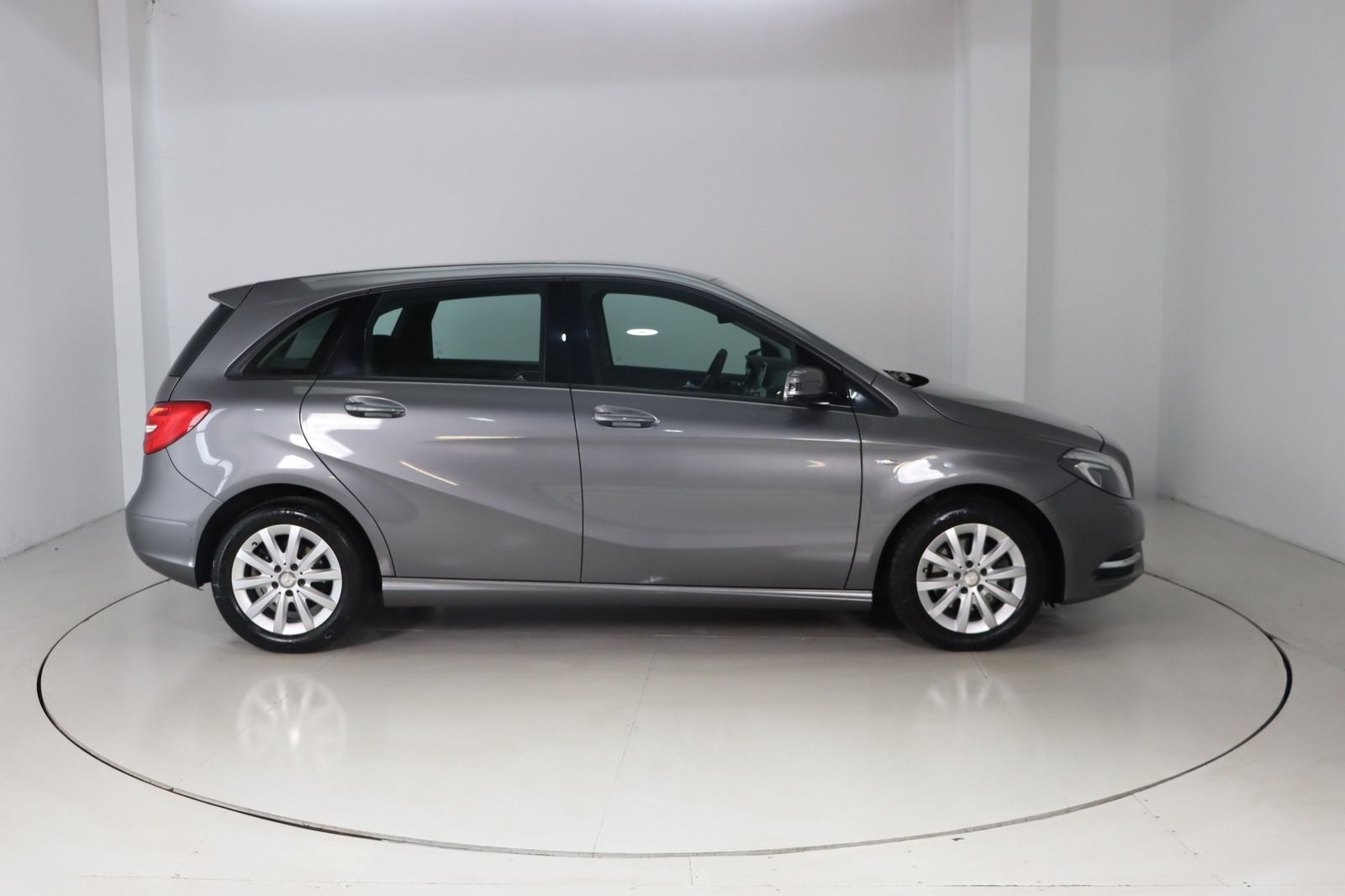 Fahrzeugabbildung Mercedes-Benz B 200 BlueEFFICIENCY * Bi-Xenon * Sitzhzg. * PDC