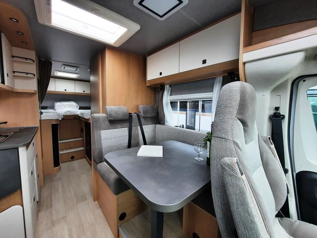 Fahrzeug Übersicht 8 Fahrzeugabbildung Hobby ONTOUR T 710 GE Verfüg./Sparen Sie 17.557,- €