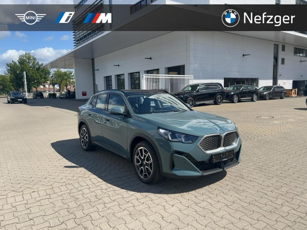 BMW iX2 xDrive 30 PANO LED HUD Iconic Glow 360° foto 5