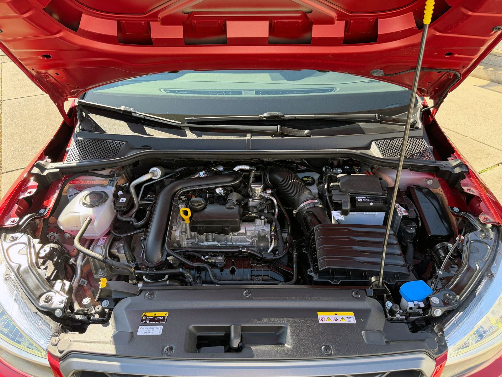 Fahrzeugabbildung SEAT Arona 1.0 TSI DSG FR NAVI LED ACC KAMERA PDC SHZ