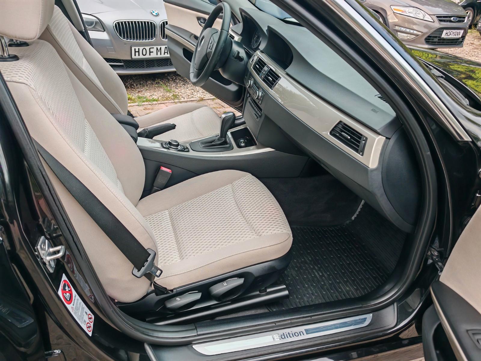BMW 318 2011 — photo 23