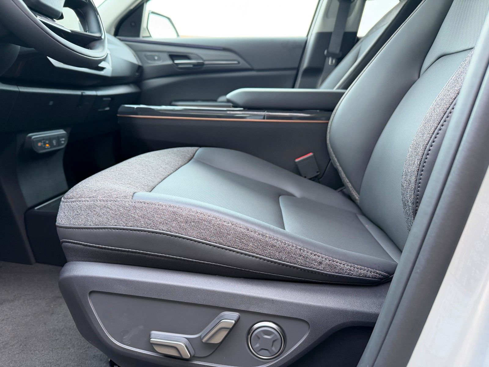 Fahrzeugabbildung Kia EV5 Earth DRIVE SOUND LED