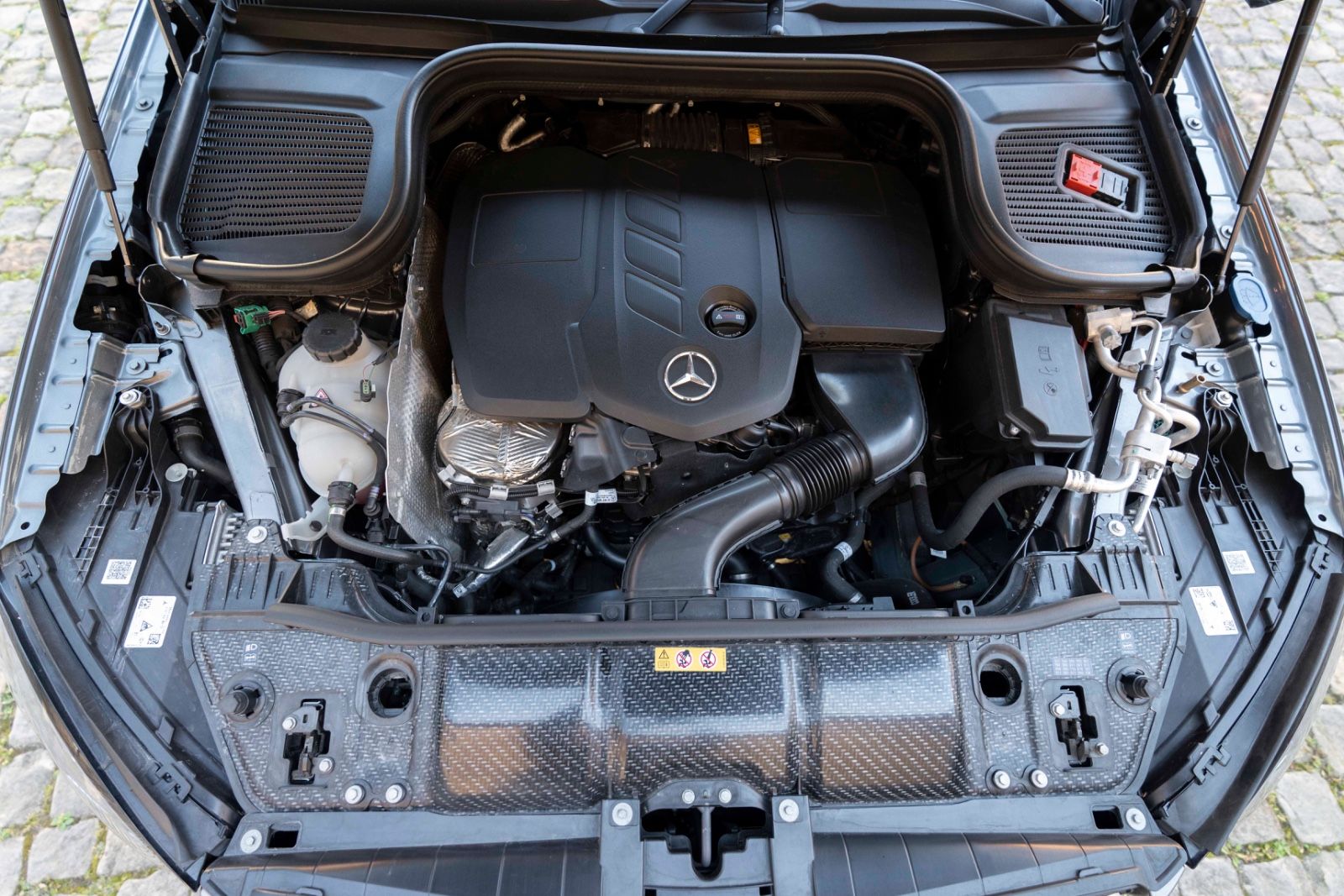 Fahrzeugabbildung Mercedes-Benz GLE 350de 4Matic AMG 3D KAM BURMESTER ACC LUFT