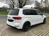 Volkswagen Touran 2.0 TDI DSG R-Line, Leder, AHK, 7-Sitzer - Volkswagen Touran mit Diesel-Antrieb: Vollleder