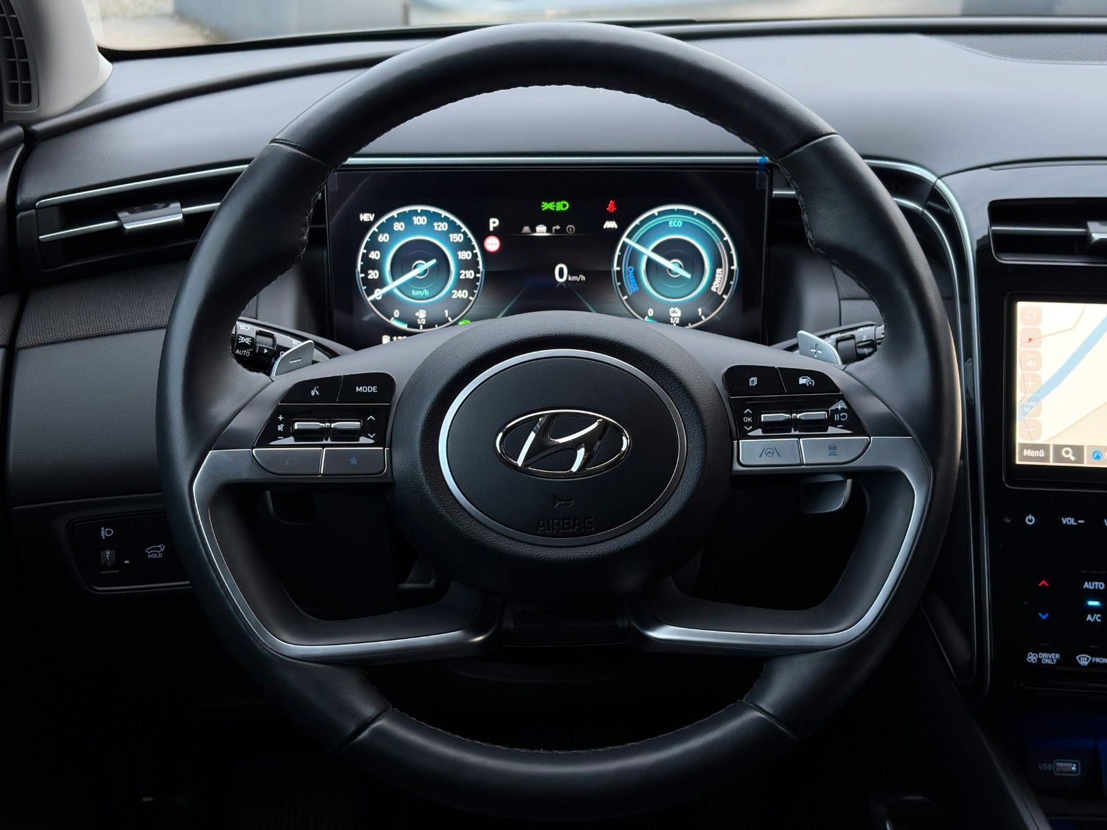 Fahrzeugabbildung Hyundai Tucson 1.6 T-GDI PHEV 4WD CarPlay 360° ACC SBL