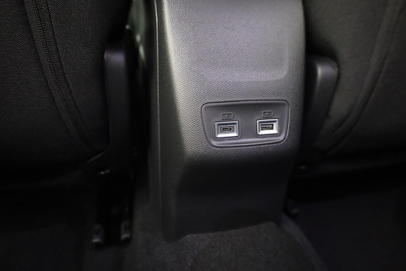 Peugeot 2008 1.2 PureTech LED ACC Kamera