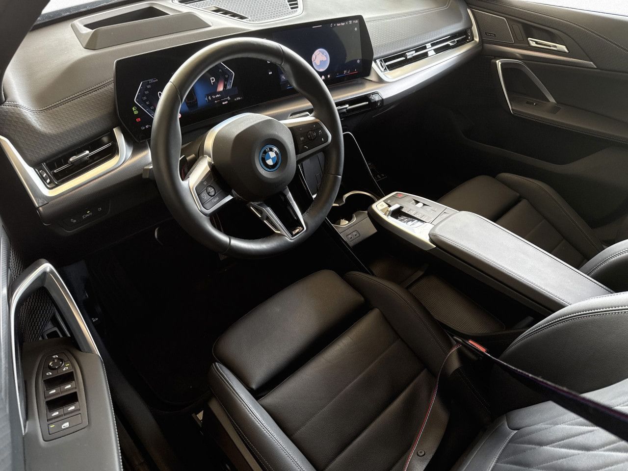 BMW iX2 - Bild 14