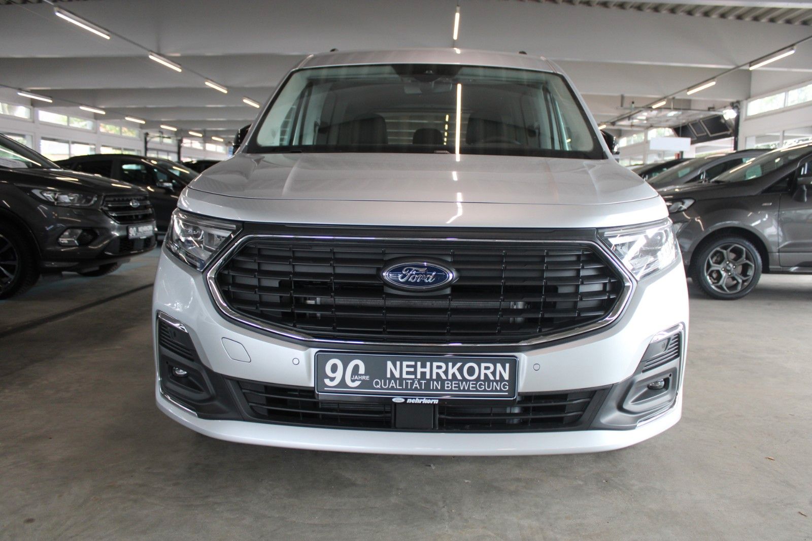 Fahrzeugabbildung Ford Tourneo Connect Titanium 2,0 EcoBlue Automatik