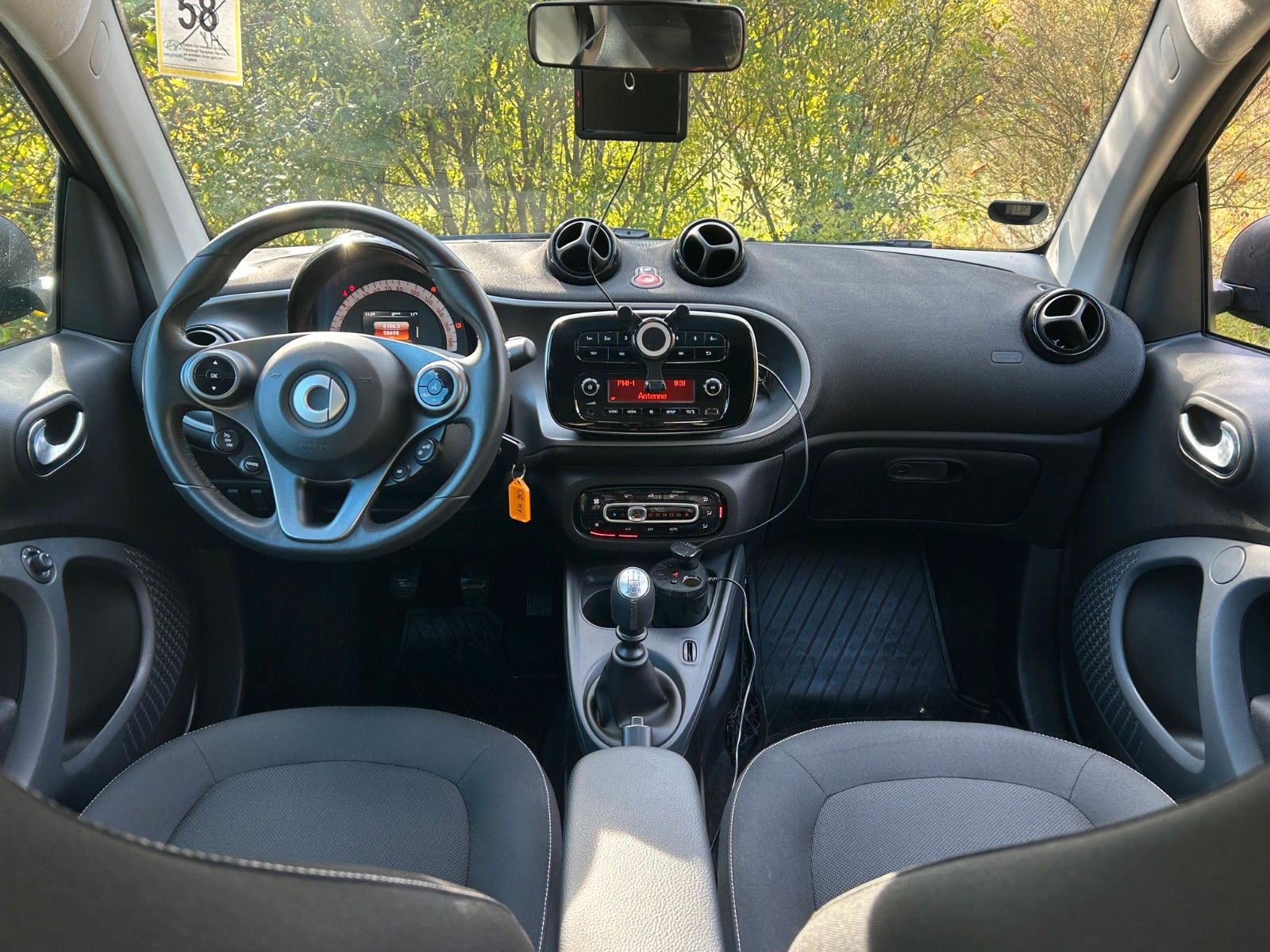 Fahrzeugabbildung Smart ForTwo Coupé 0.9 Passion *Sitzhzg*Panorama*RFK*