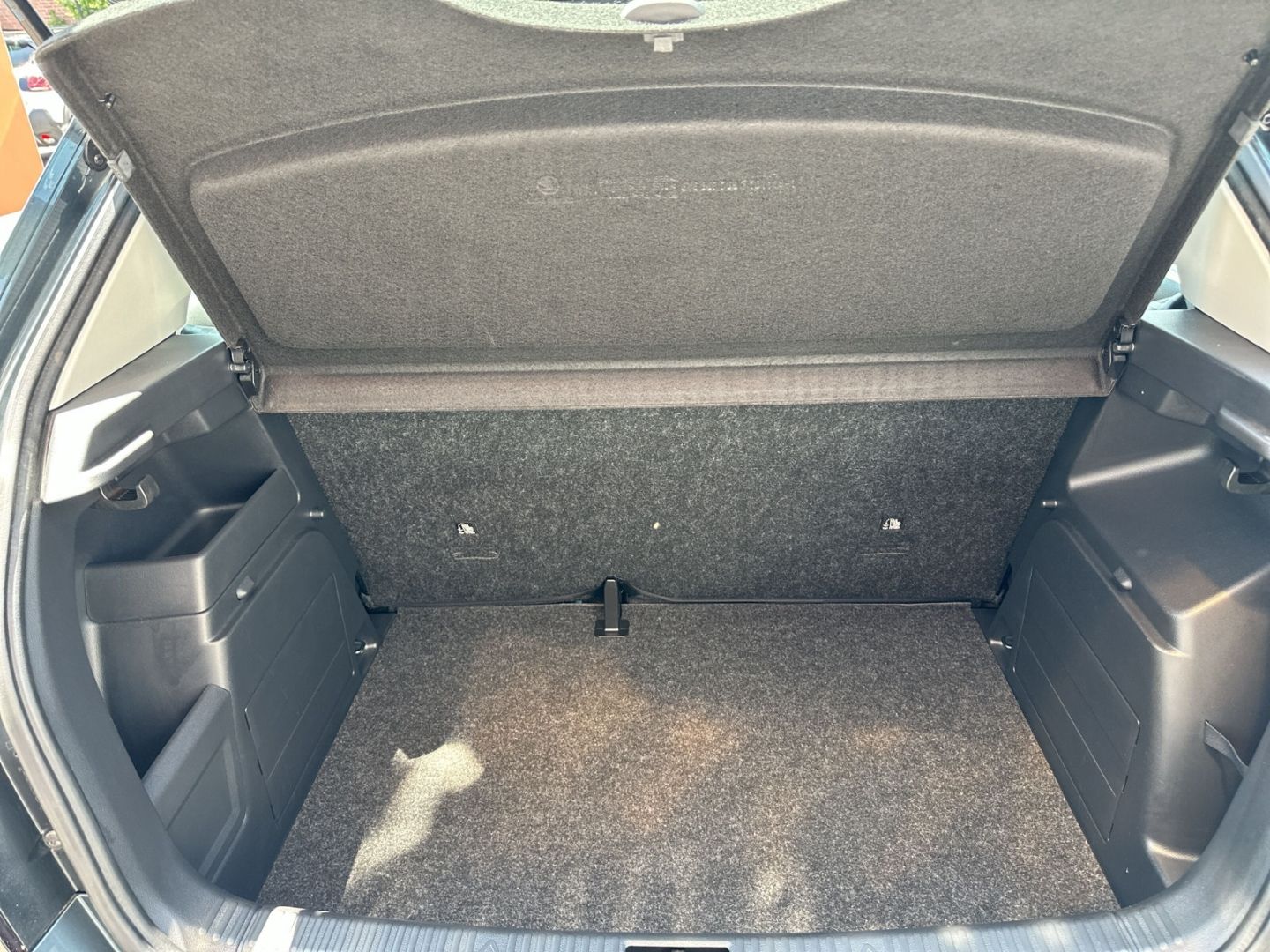 Fahrzeugabbildung SKODA Fabia Cool Plus 1.0 DAB Tel.-Vorb. PDC Alu Klima