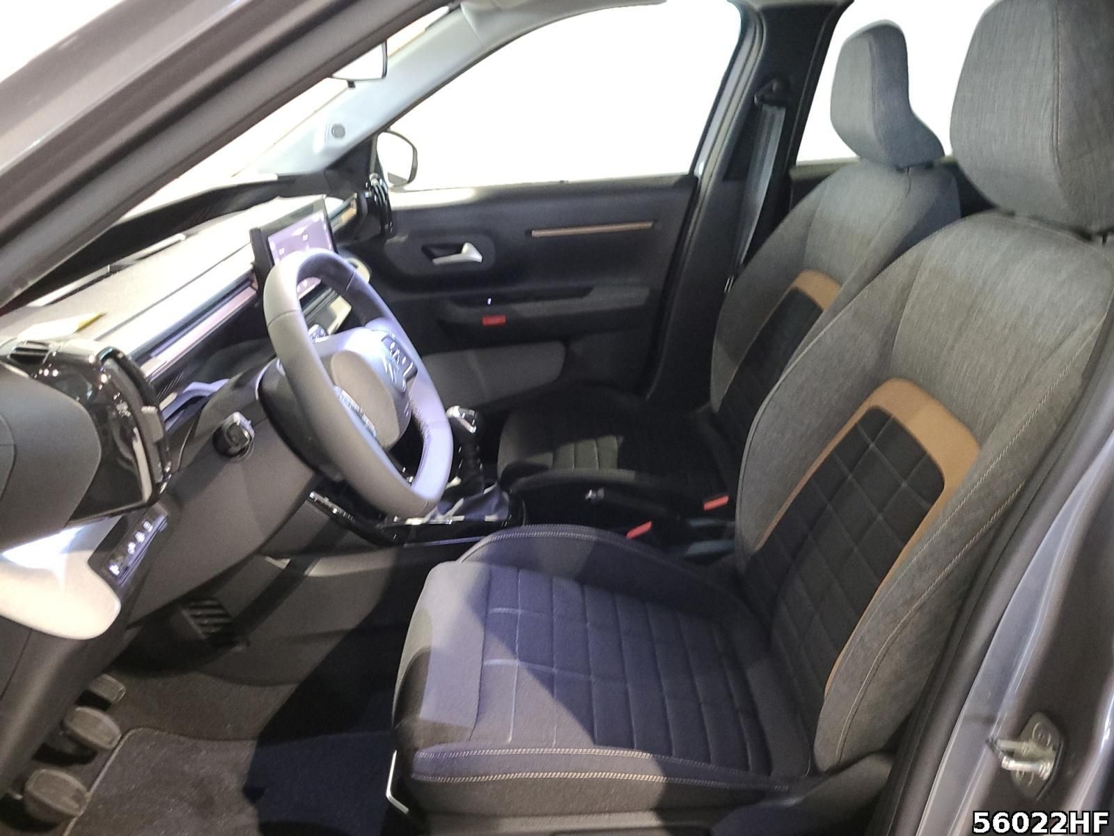 Fahrzeugabbildung Citroën C3 Aircross Plus Turbo 100 PS MT