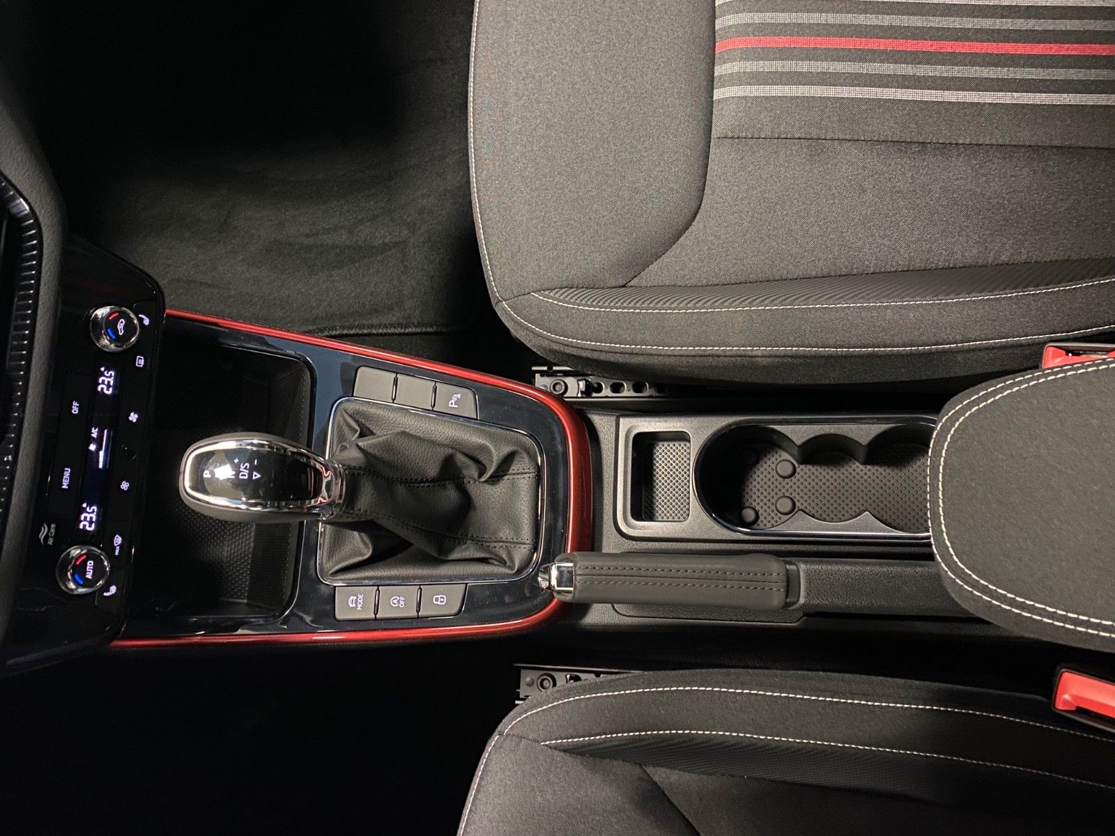 Fahrzeugabbildung SKODA Fabia 1.0l TSI DSG Monte Carlo+2030 GARANTIE+ACC