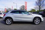 Mercedes-Benz GLA 200 Totwinkel Sitzheizung Kamera PDC Navi - Mercedes-Benz GLA 200 mit Benzin-Antrieb