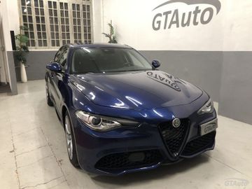 Alfa-Romeo Giulia - 2