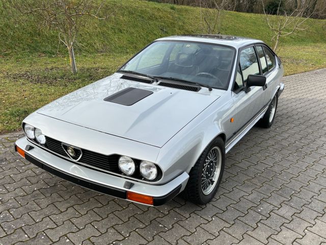 Alfa Romeo GTV 2,5L Top!!