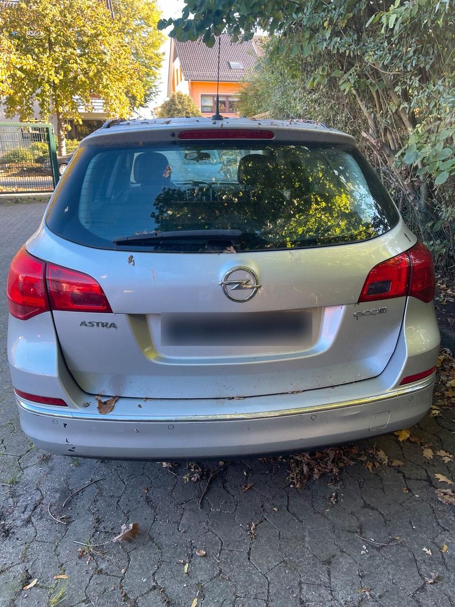 Opel Astra 2013 — двигун 110 HP (81kW)