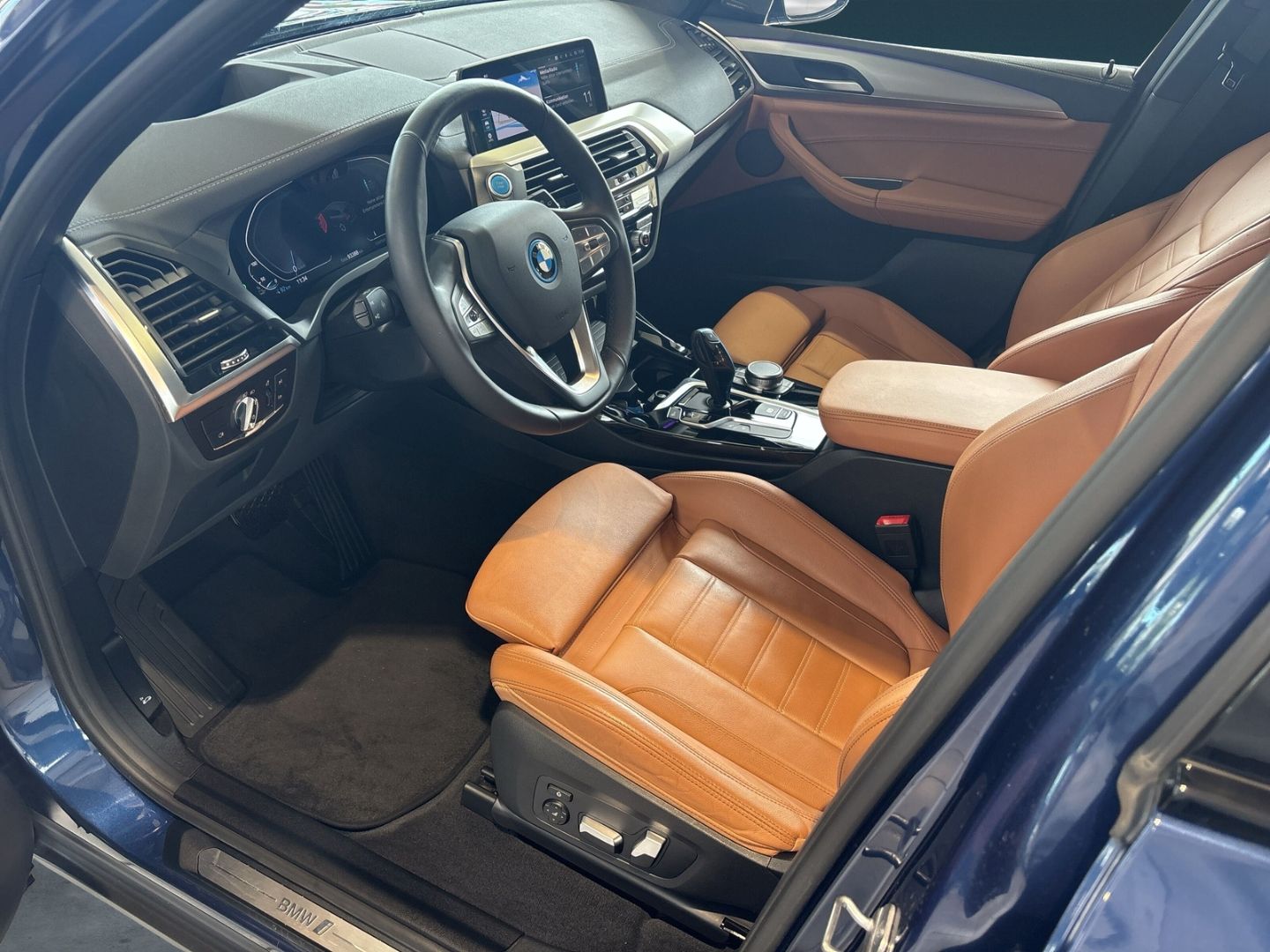 BMW iX3 Impressive Park-Assistent HUD AD AHK-el. kla foto 13