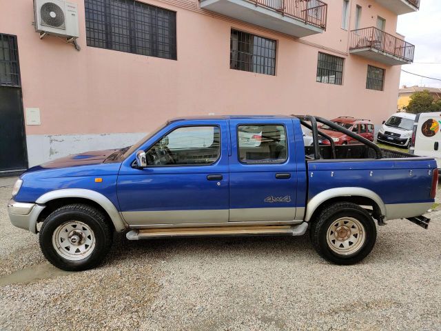 Nissan Navara Double Cab 2.5 TD Pick up