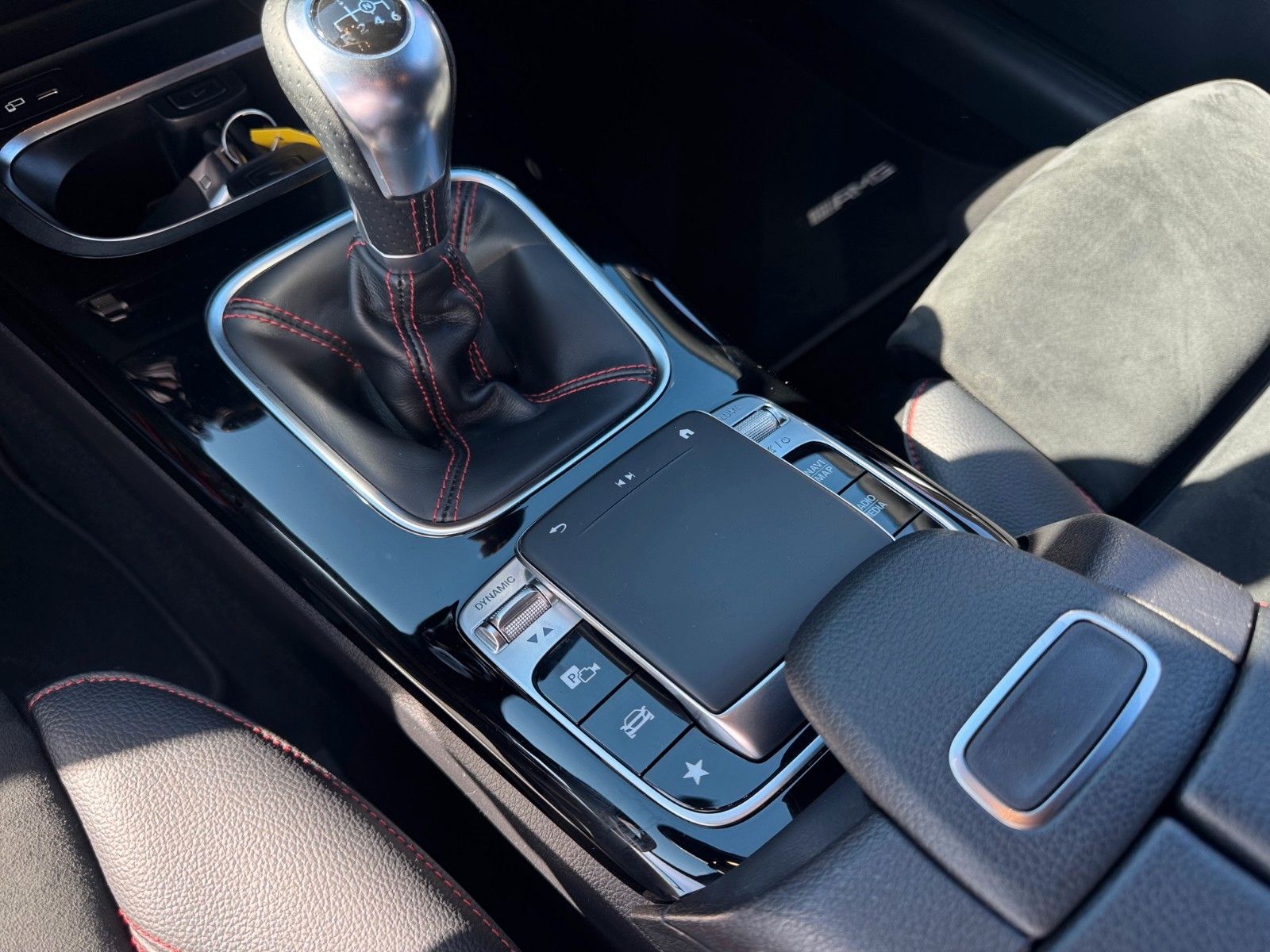 Fahrzeugabbildung Mercedes-Benz A200 AMG Line Navi Tempomat Sitzheizung Sport