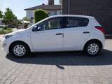 Hyundai i20 Classic Klima BT Tagfahrlicht ZV ABS - Hyundai i20 aus 2012