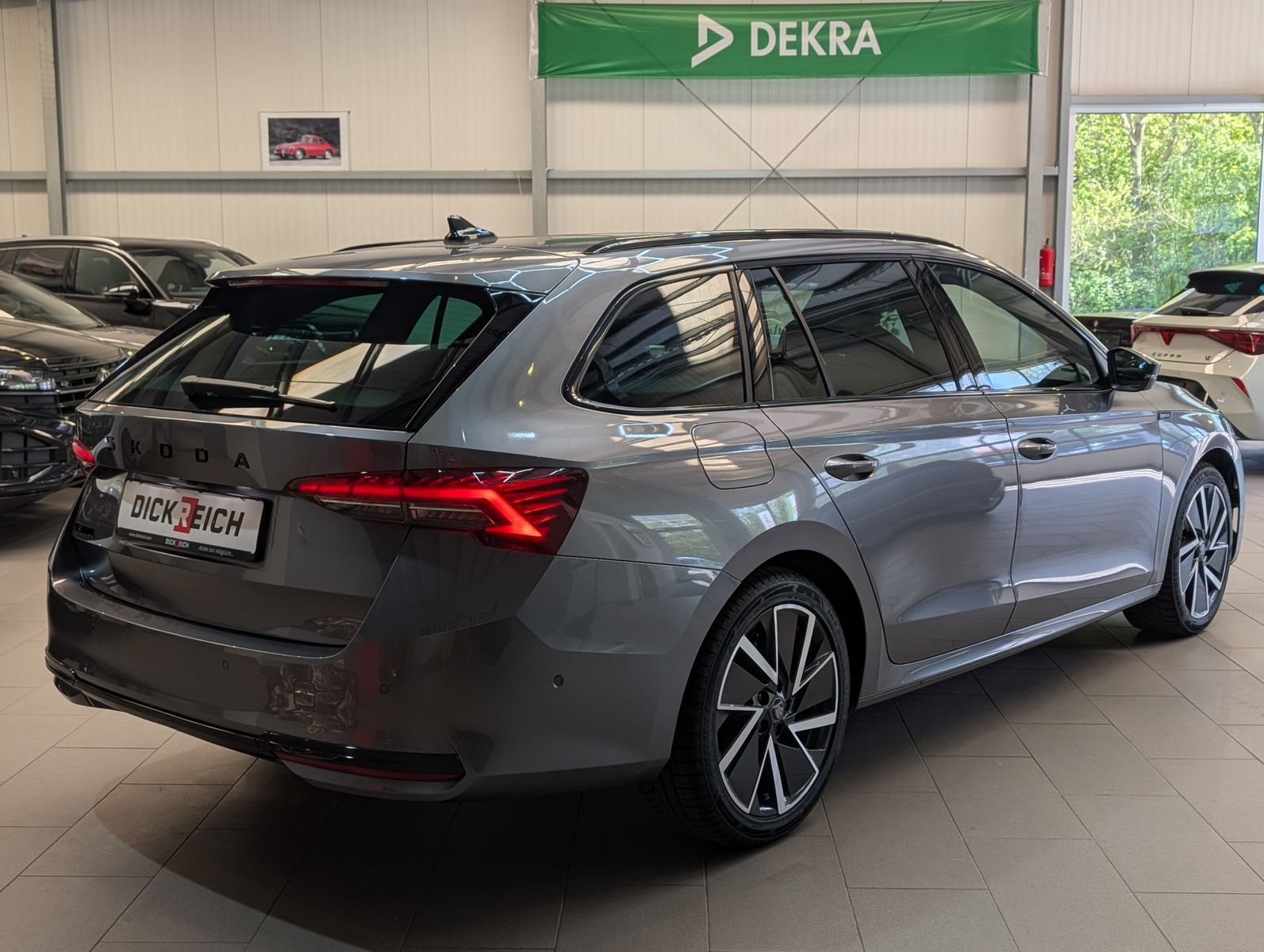 Fahrzeugabbildung SKODA Octavia 1.5 TSI Sportline Pano Matrix AHK 5J-Gar