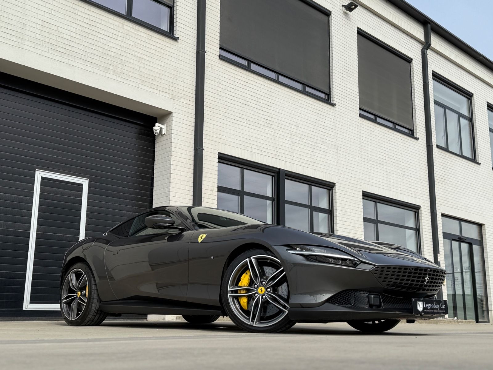 FERRARI Roma