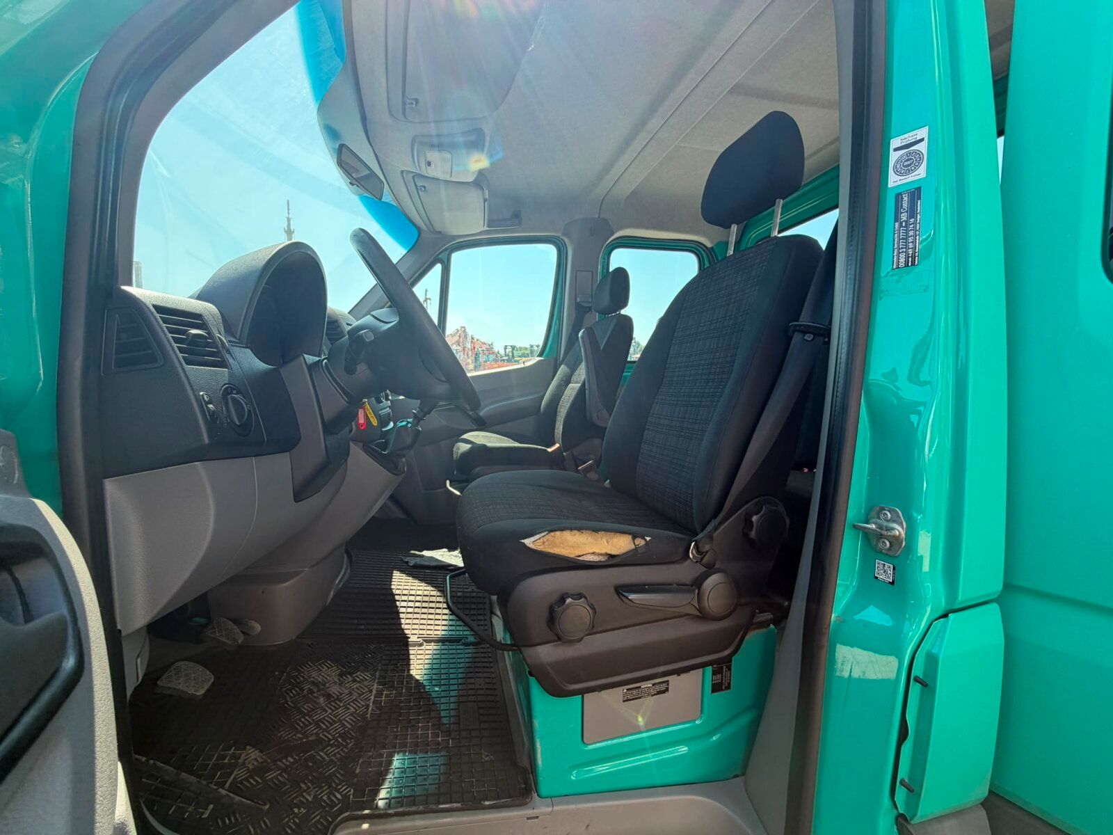 Fahrzeugabbildung Mercedes-Benz Sprinter 316 CDI Pritsche DoKa 6 Sitze