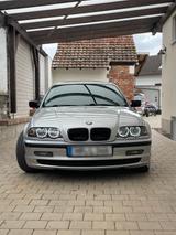 BMW E46 323i - BMW 323 aus 2000: 323i