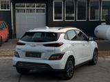 Hyundai KONA E Select 2WD CarPlay SHZ LHZ ACC - weiße Hyundai KONA Elektro