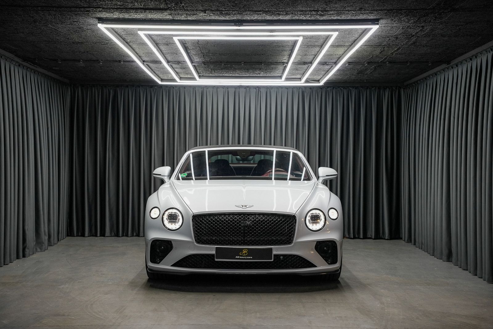 Fahrzeugabbildung Bentley Continental GTC 100years FirstEdition W12 CARBON