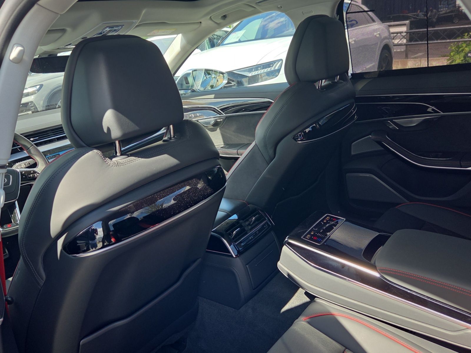 Audi S8 - Bild 15