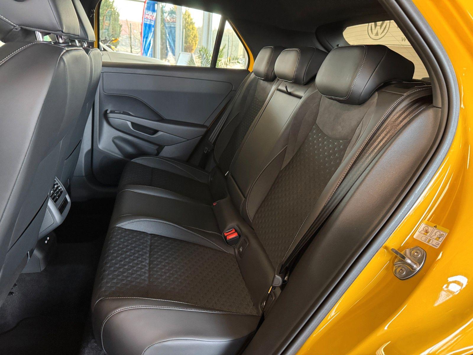 Volkswagen T-Roc R-Line Black Style DSG | Pano | AHK | ACC