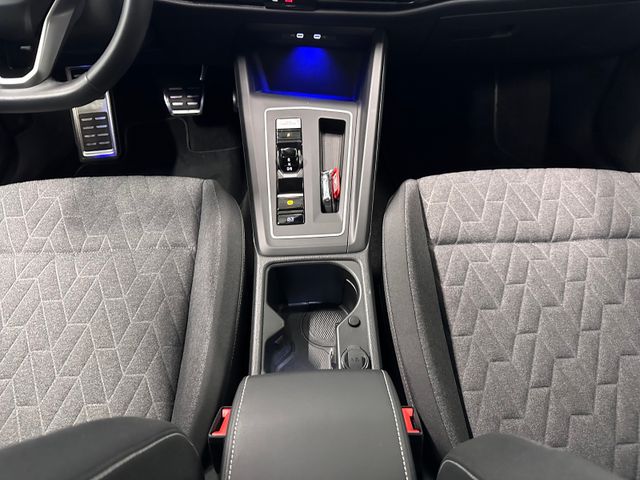 Golf VIII Move 1.0 eTSI DSG LED PDC ACC SHZ