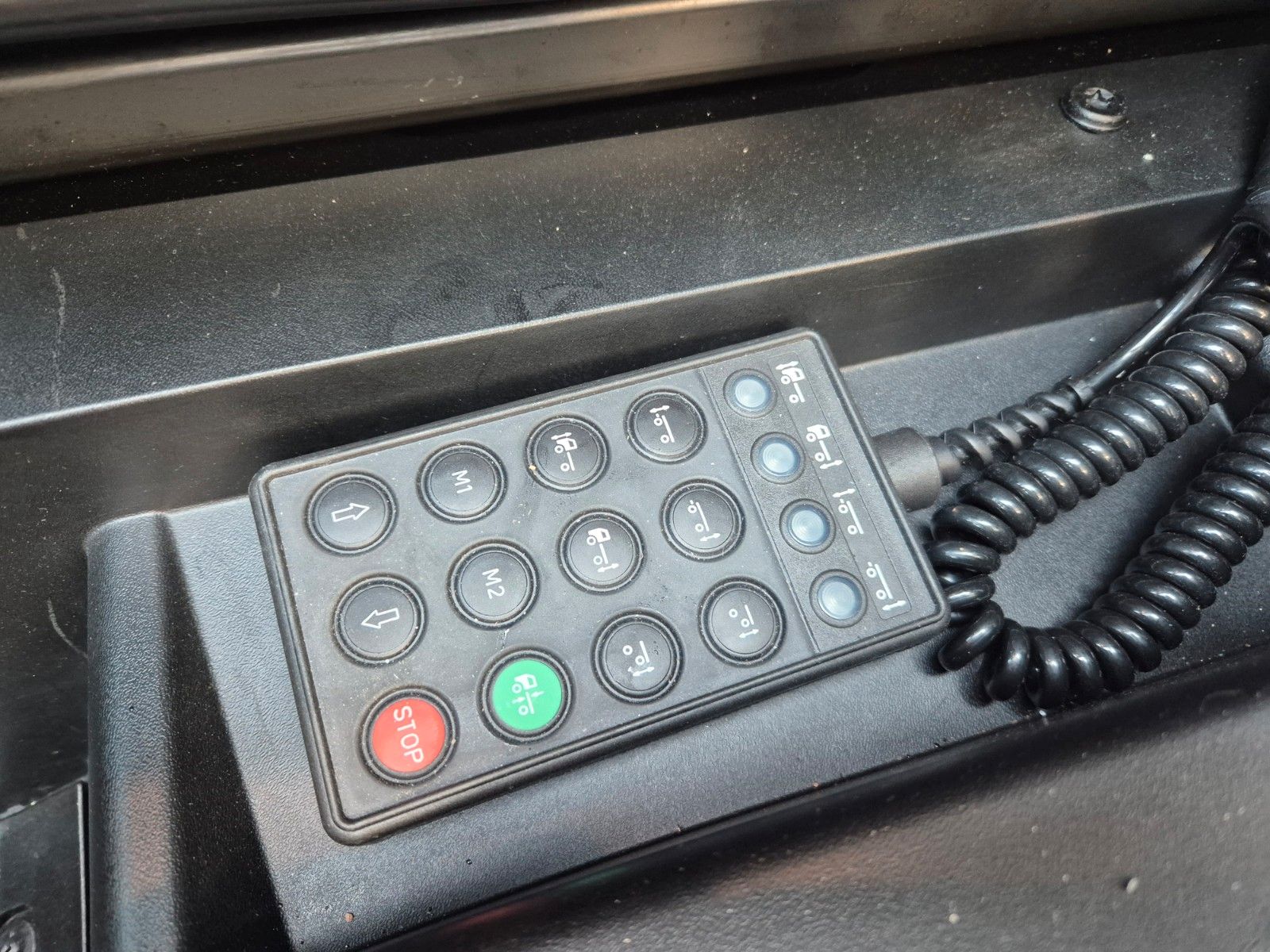 Fahrzeugabbildung Iveco AT190S40/FP Böse Schwenkwand LBW AHK