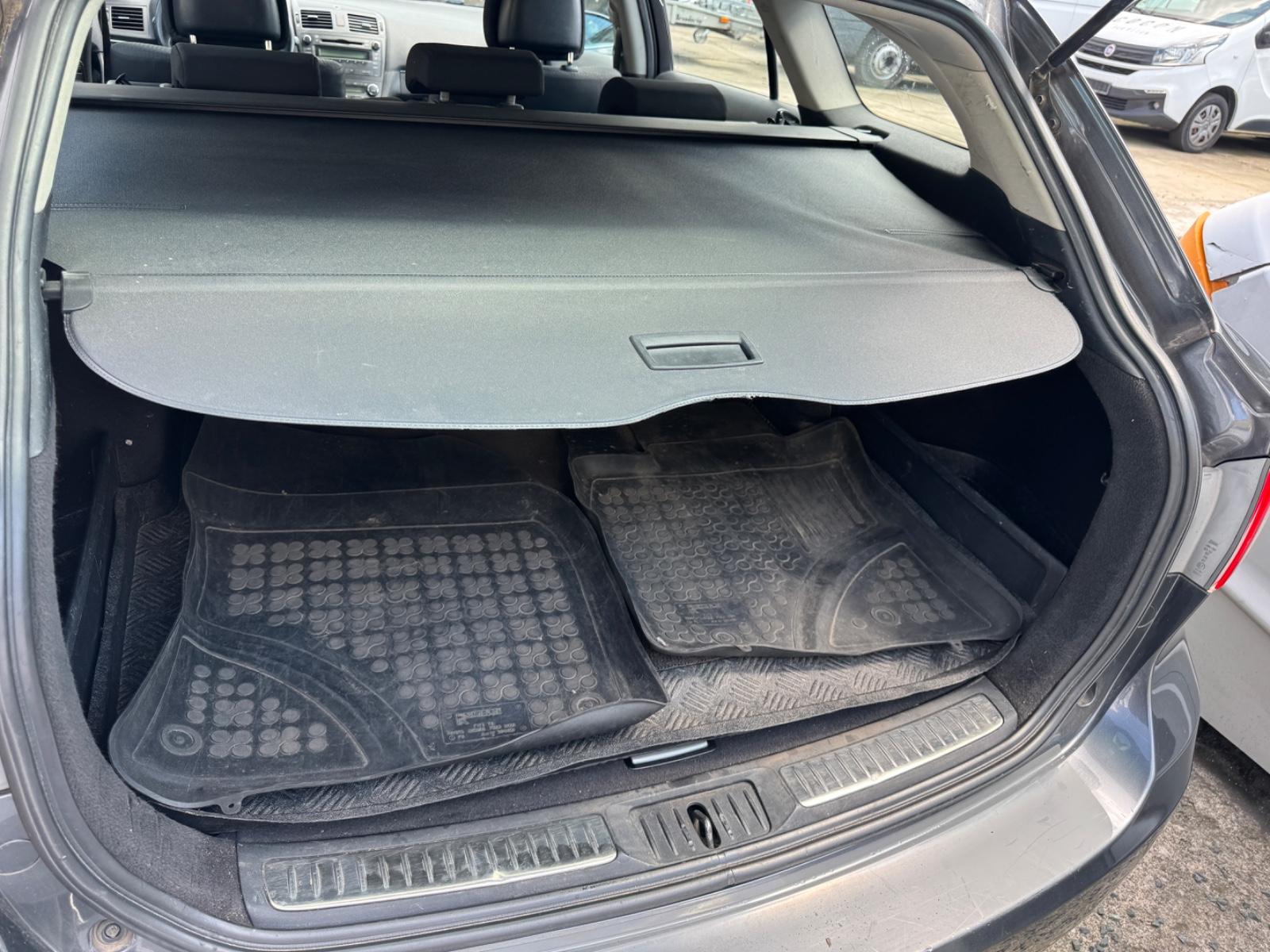 Toyota Avensis 2010 — photo 13