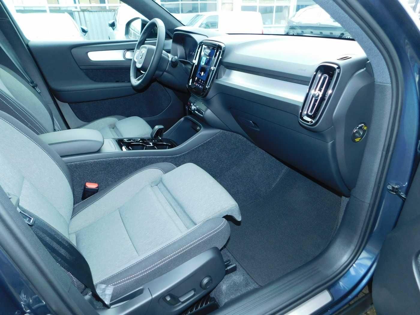 Fahrzeugabbildung Volvo XC40 B4 Plus Black Edition