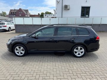 Volkswagen Golf - 1