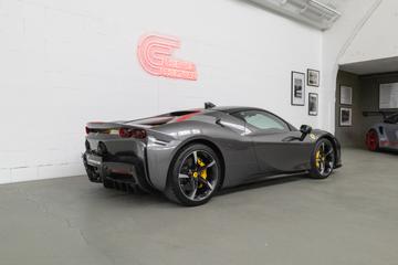 2022 Ferrari SF90 照片 10