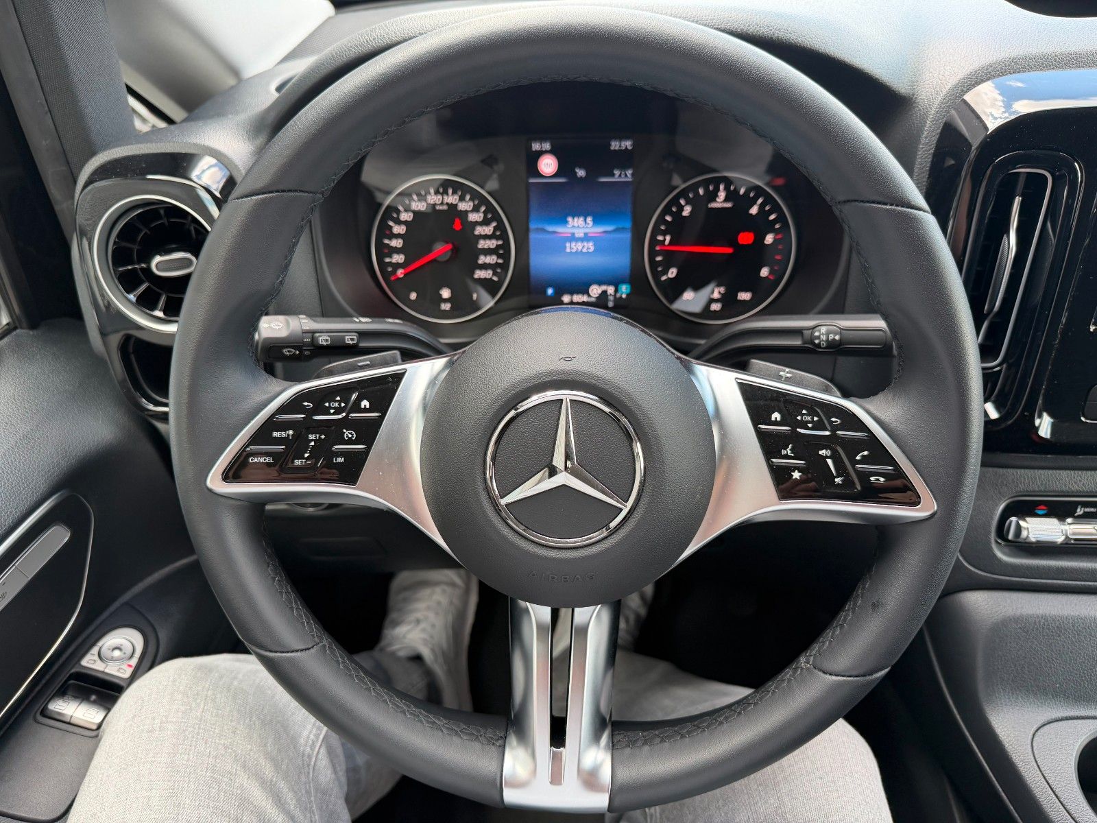 Fahrzeugabbildung Mercedes-Benz Vito 116 CDI 9G Tourer AHK2,5to 2xKlima
