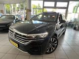 Volkswagen Touareg 4.0 V8 Elegance 4Motion R line - Volkswagen Touareg: Elegance